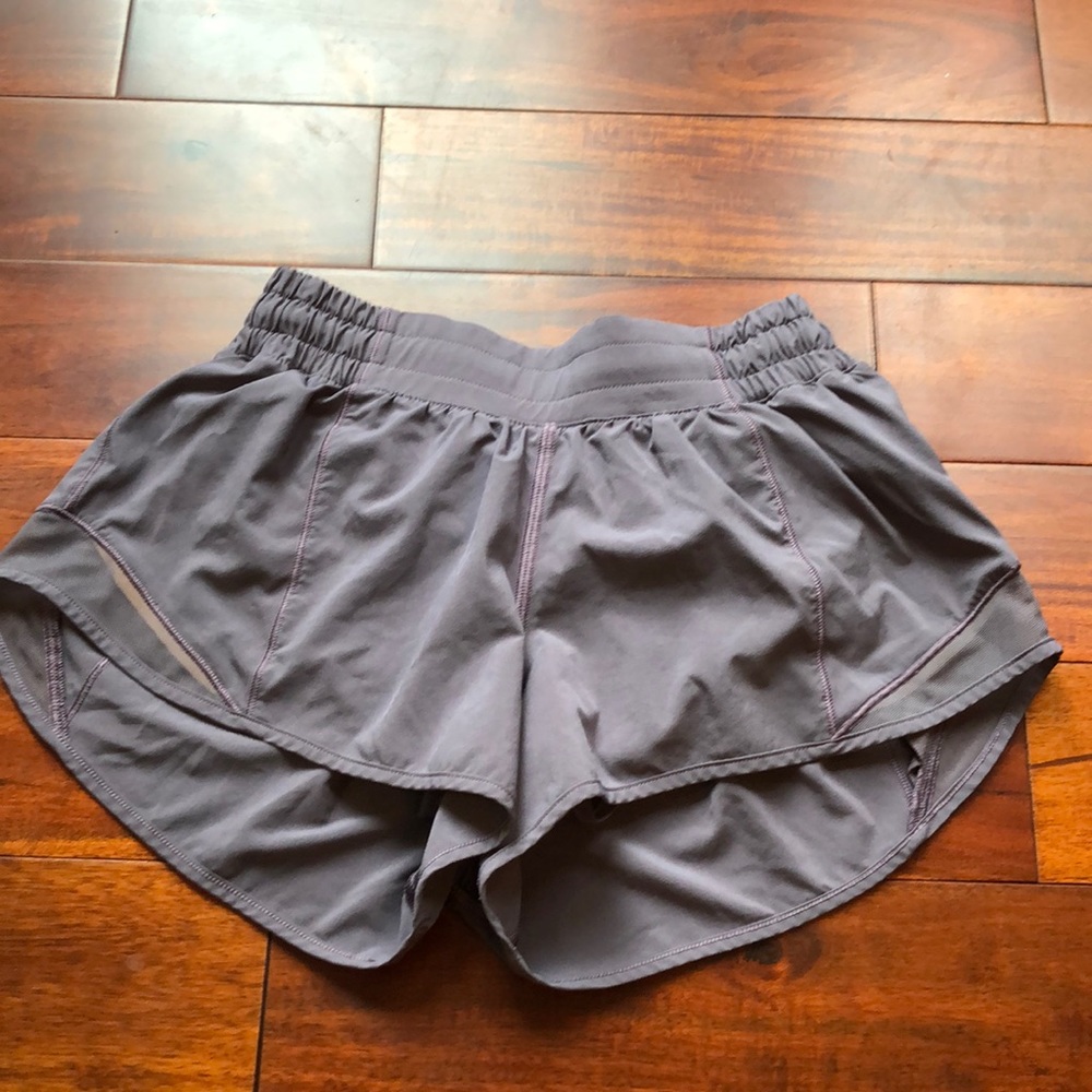 Lululemon hotty hot shorts size 4